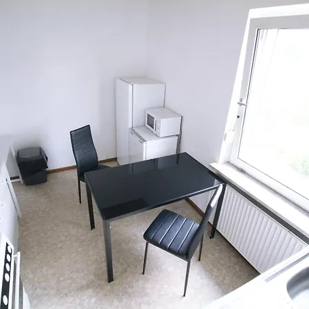 Grosses Haus Mit Garten Fuer 10 Gaeste Casa de Férias Weyhausen