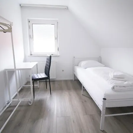 Grosses Haus Mit Garten Fuer 10 Gaeste Casa de Férias *
