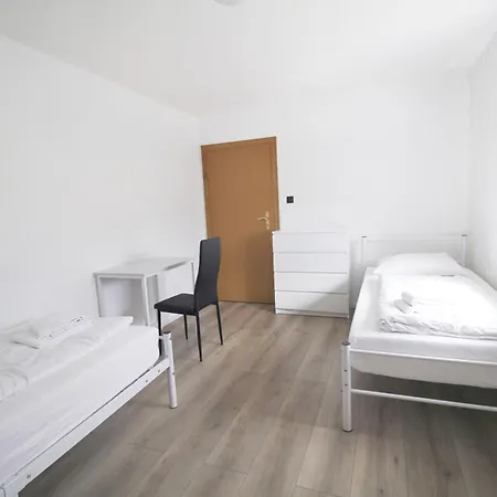 Grosses Haus Mit Garten Fuer 10 Gaeste Casa de Férias *